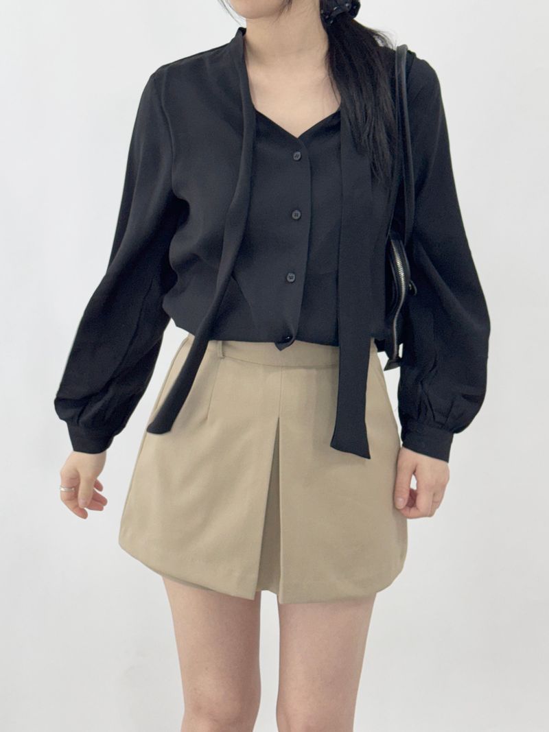 Bleak tie button long-sleeve blouse