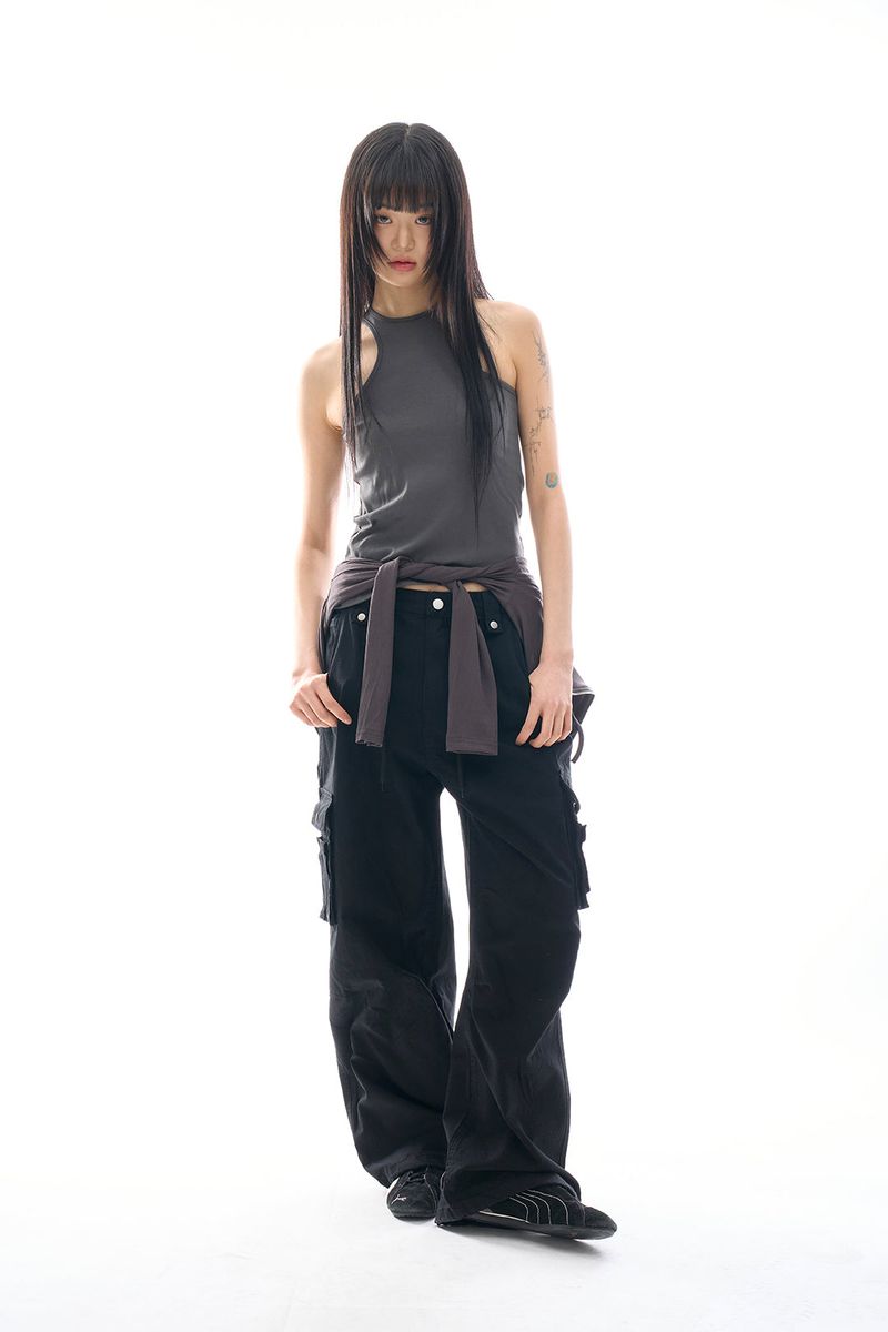 Esca half-halter top
