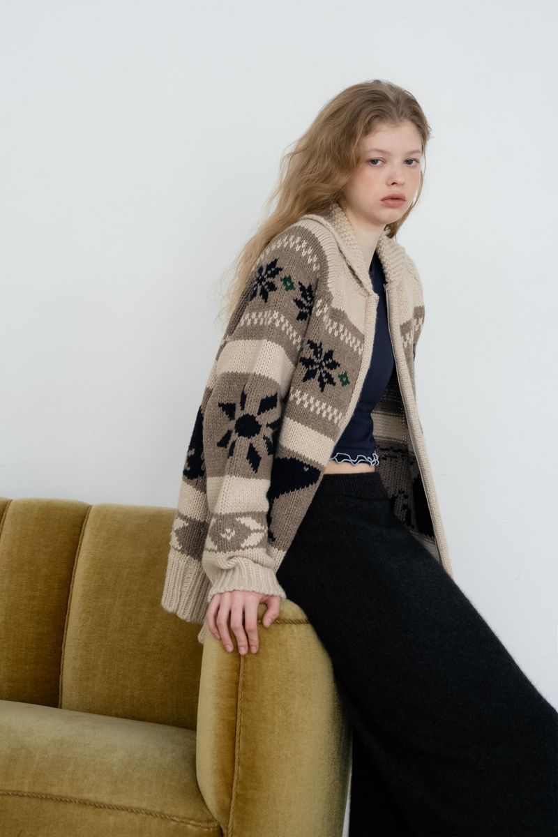 Polar bear cowichan_beige