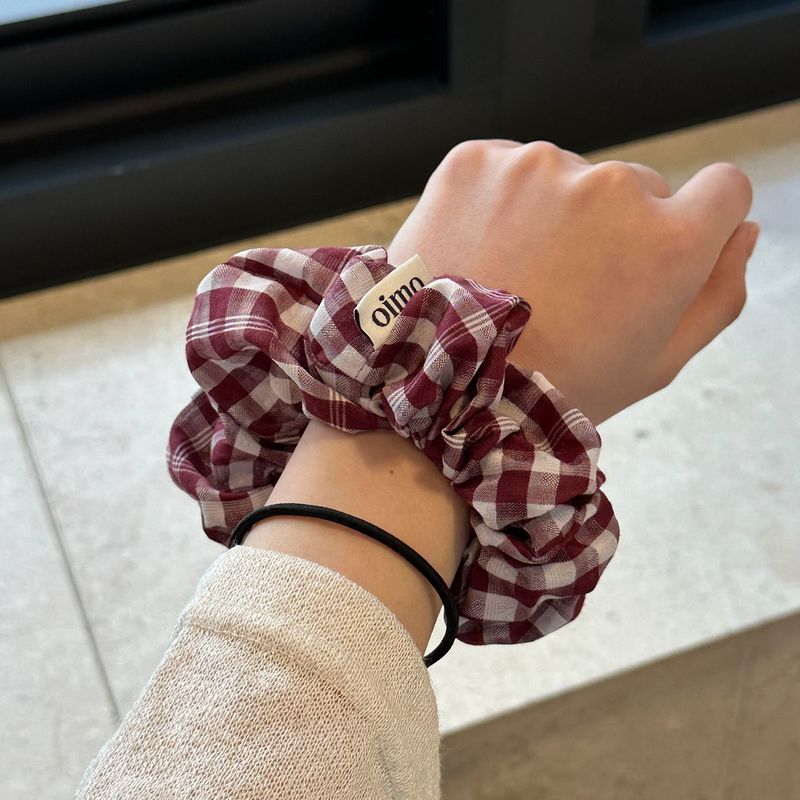Check Scrunch-Burgundy