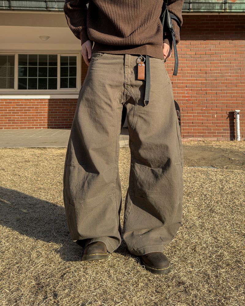 JIIGEUM（ジグム）の「OVRUNE Panel Curved Cotton Pants（Pants）」