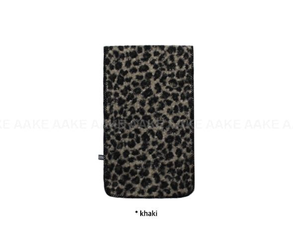 FUZZY LEOPARD MUFFLER