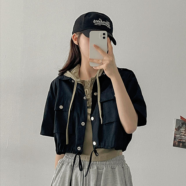 hijjoo(ハイチュー)の「Unsocket Collar Cropped Short-Sleeved Jacket(Jackets/Outerwear)」