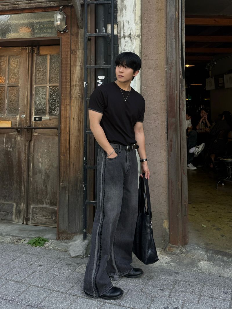 Shoulder hidden ringer t-shirt