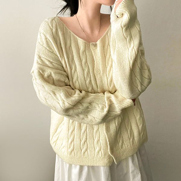 Lammy Round Twisted Knitted Cardigan