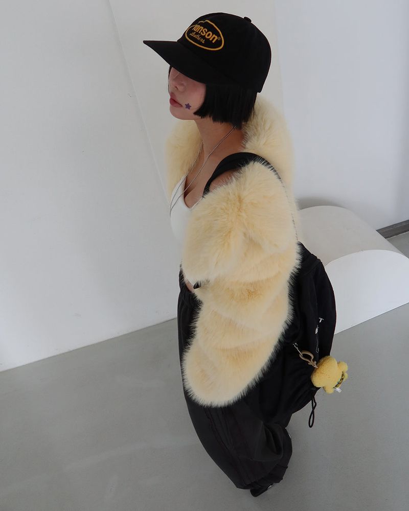 Pastel collar fake fur jacket