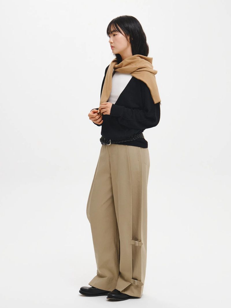 DEEP V-NECK LOOSE FIT KNIT PULLOVER