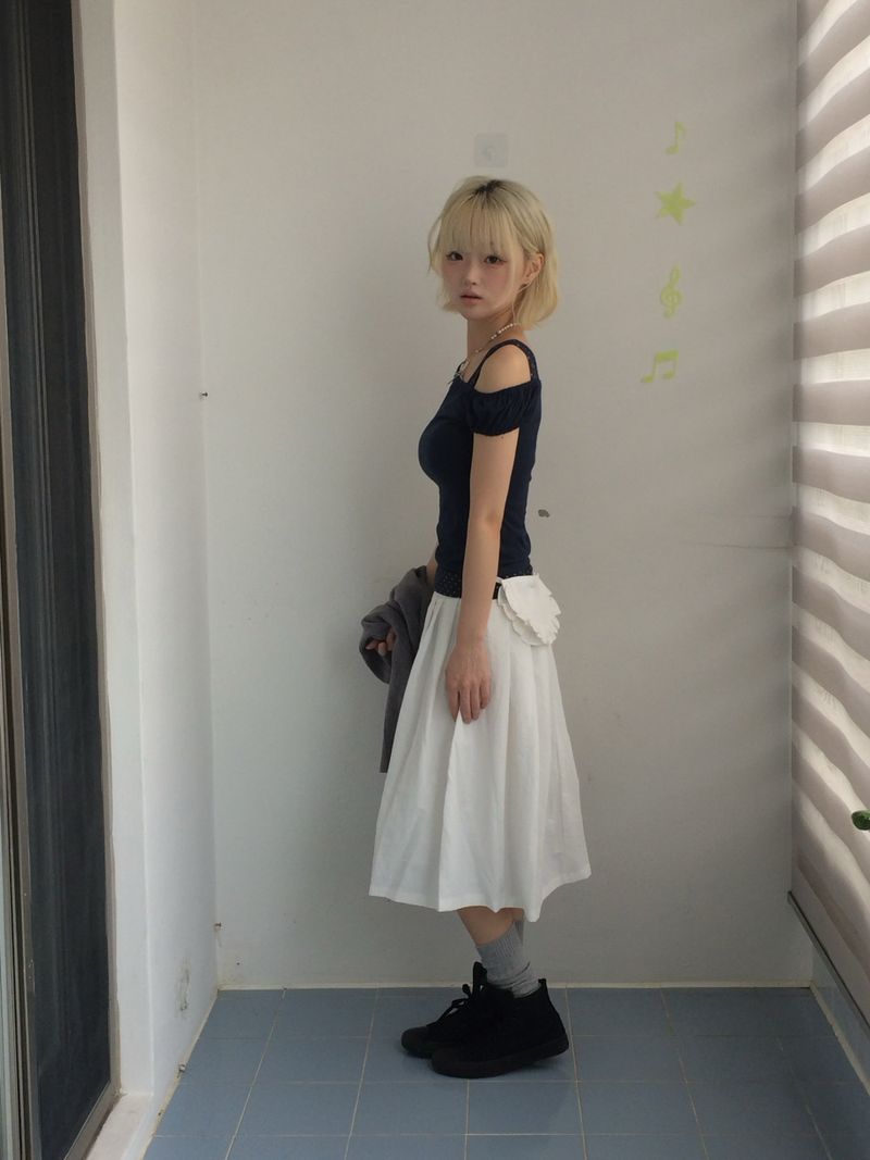 Powder pleats and pouch skirts