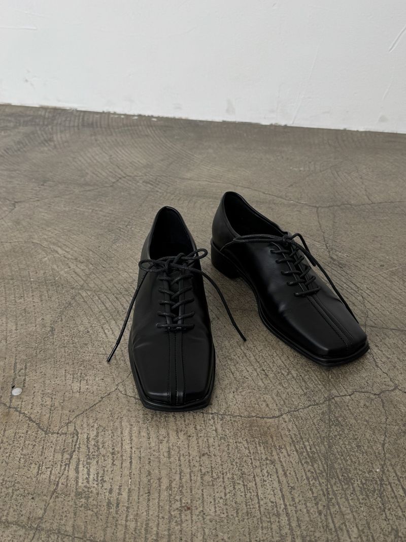 Oxford lace loafer