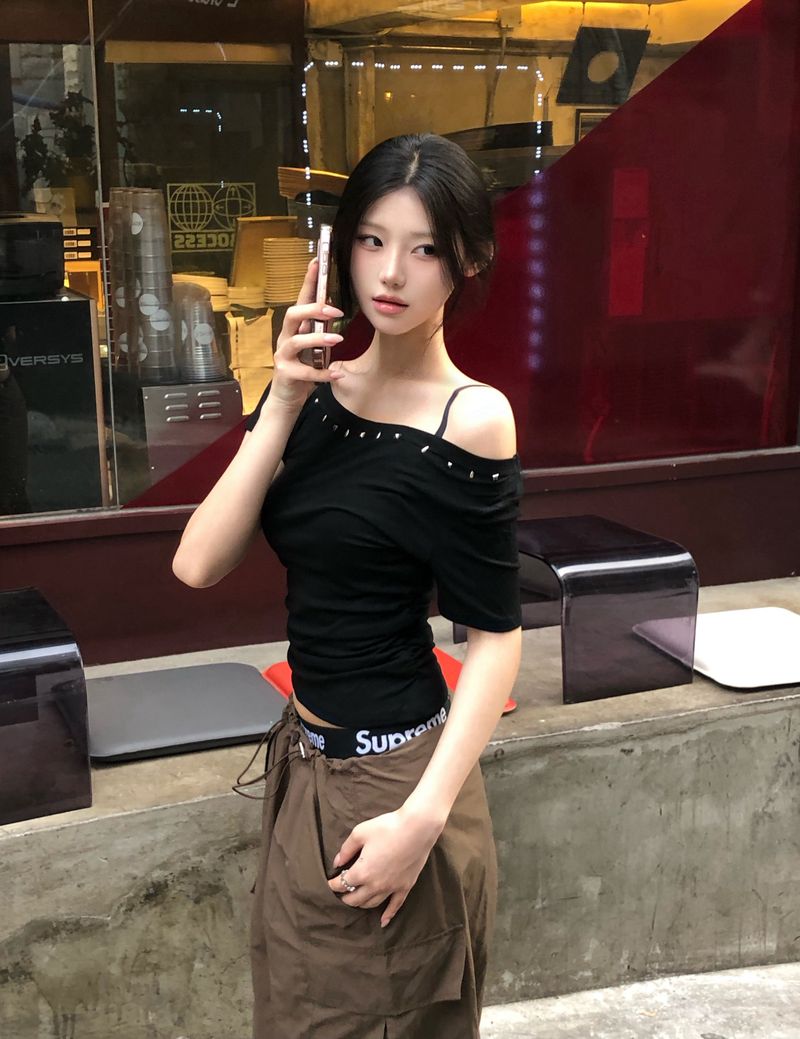 Stone Unbalanced shoulder T