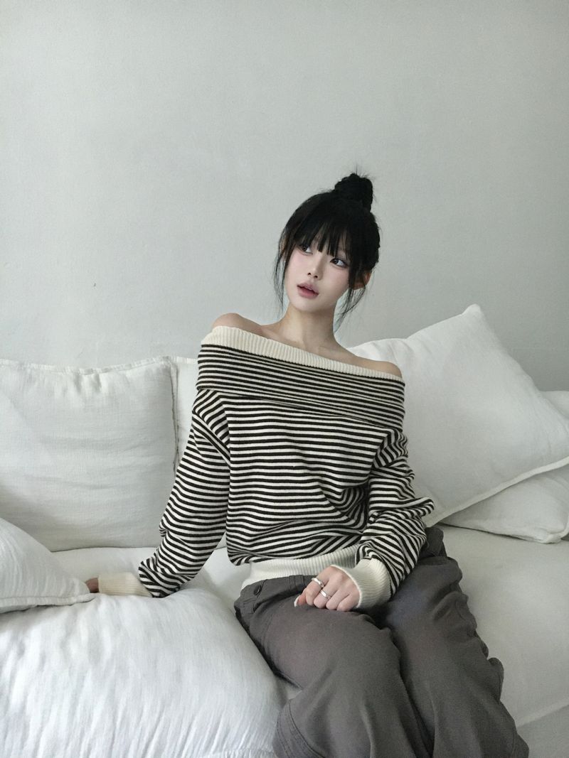 button kitty knit