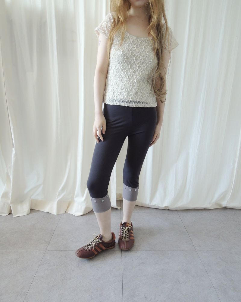 BUTTON CONTRAST LAYERED LEGGINGS