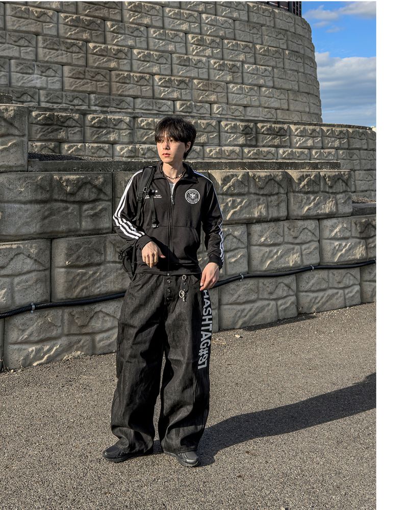 Vector graphic wide denim pants