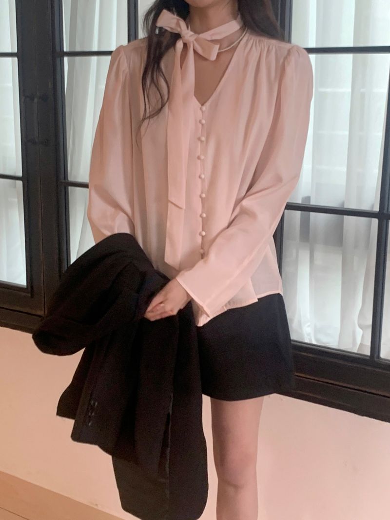 silk ribbon tie blouse