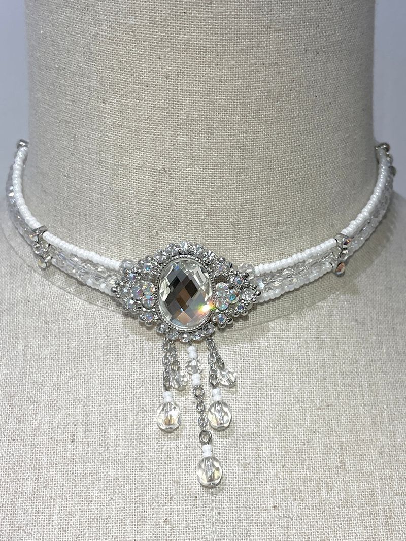 snow white choker