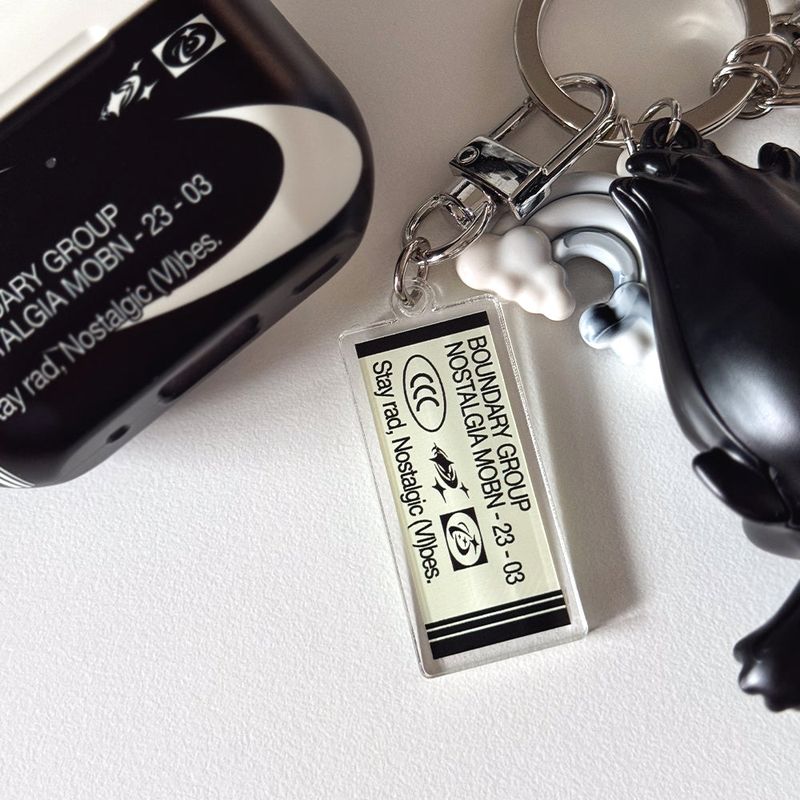 MEMORIESBOUNDARY（メモリーズバウンダリー）の「Nostalgic Vibes Acrylic Keyring (Ivory)（Toys/Key Holders）」