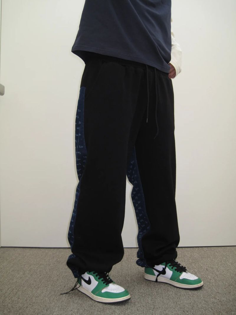 Denim Contrast Lettering Sweatpants (2 Colors)