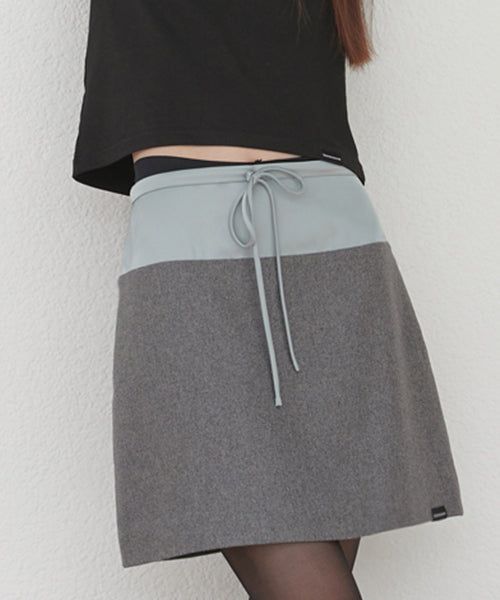 ZIZEMUSEUM（ジゼミュージアム）の「SATIN MIX MINI SKIRT (BLUE)（Skirts）」