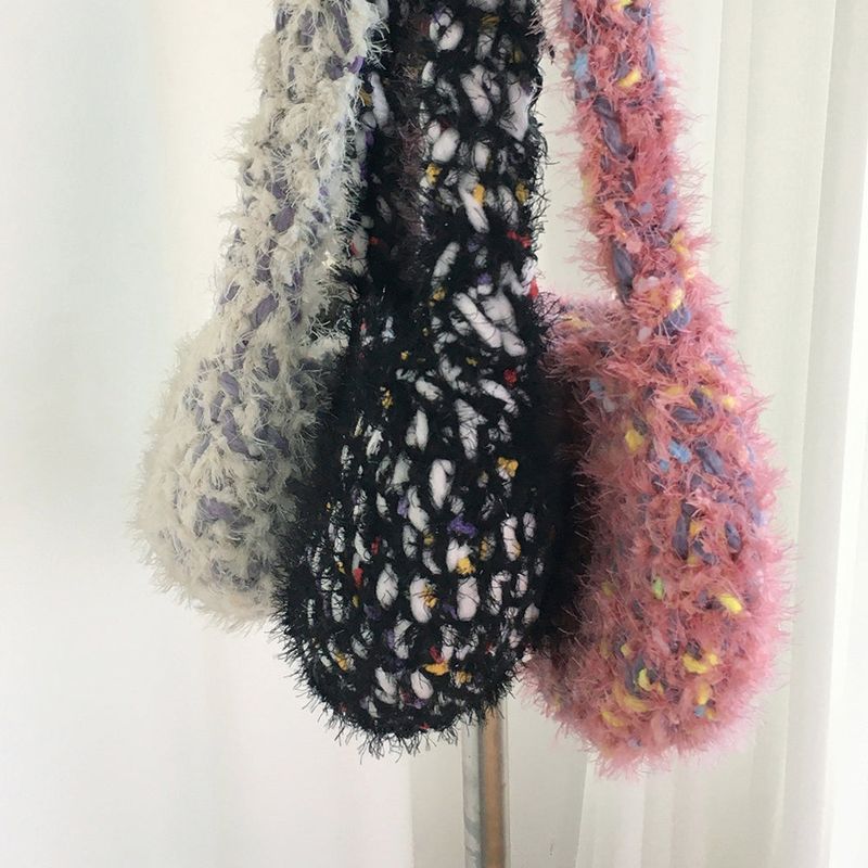 WONDER WONDER（ワンダーワンダー）の「Pkong Bokashi Knitted Fur Mini Shoulder Cross Bag（Bags）」