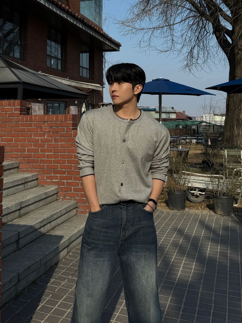Int color scheme round cardigan