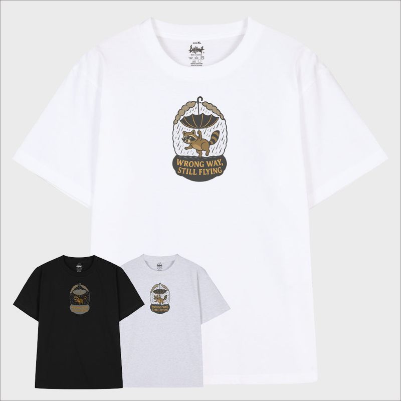 driftout(ドリフトアウト)の「Wrong Way Flying Raccoon T-Shirt (3color)(Tops)」