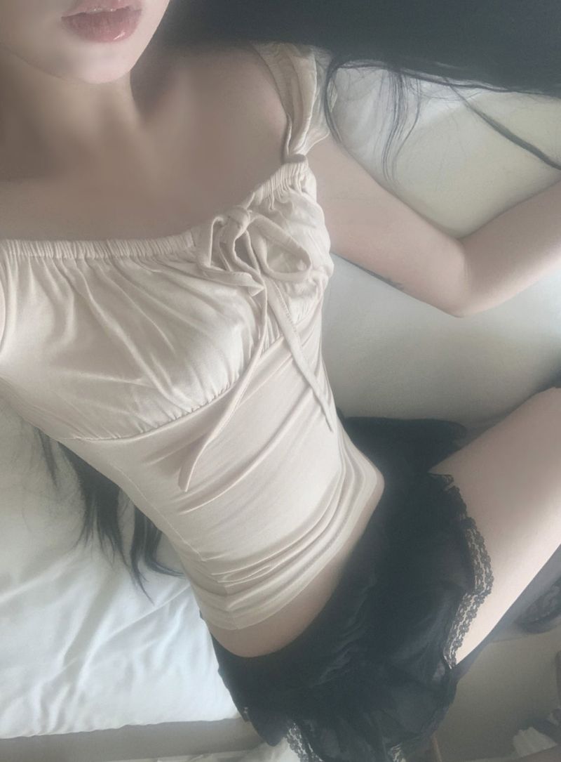 Elisebe Strap Shirring Top (light beige)
