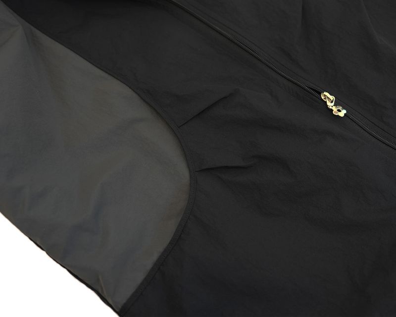 Two string windbreak / black