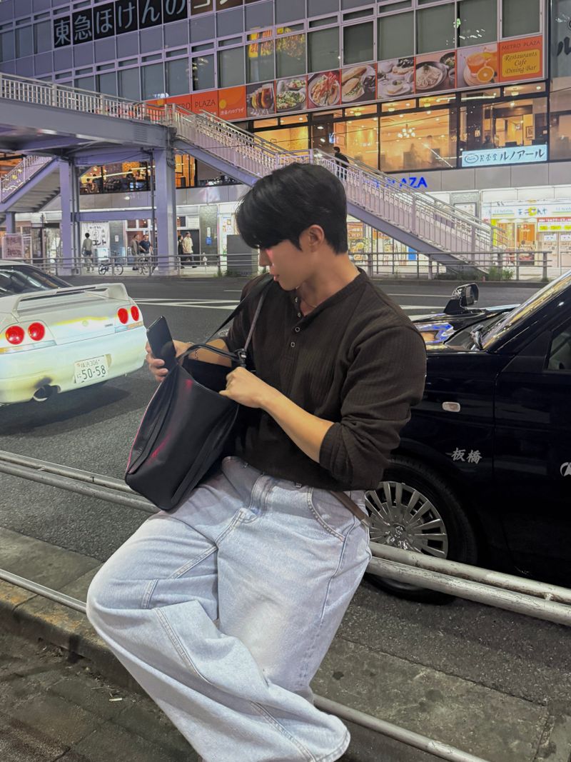 Solt curved denim pants