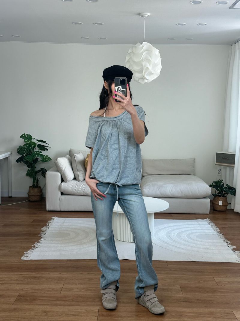 big dot off shoulder tee