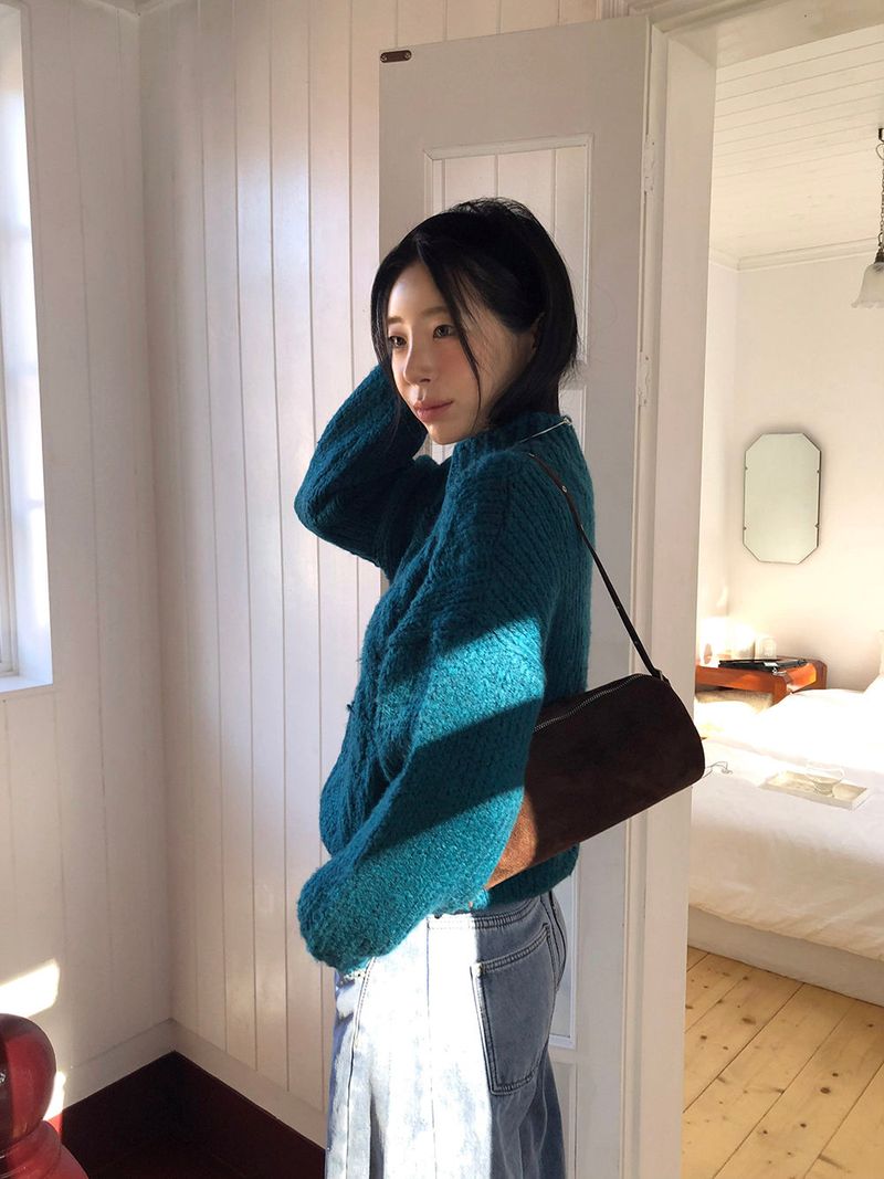 [MADE] MUHR HIGH-NECK CABLE KNIT