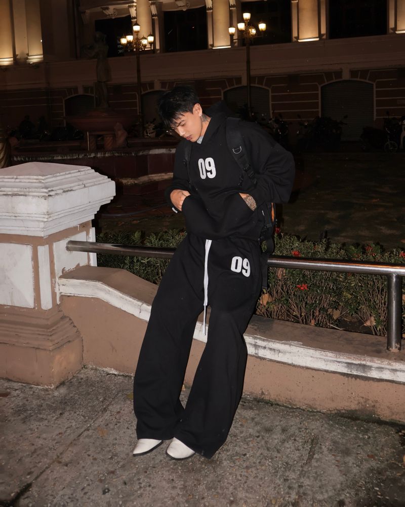 RIPOFFF 09 Logo Boxy Hoodie