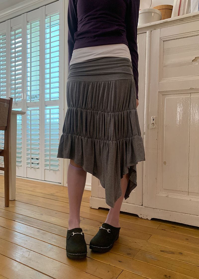 UNBAL WRINKLE SKIRT