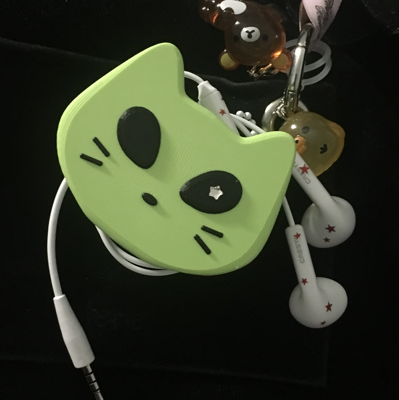 【MADE】 Ailen Cat Cable Holder Keyring