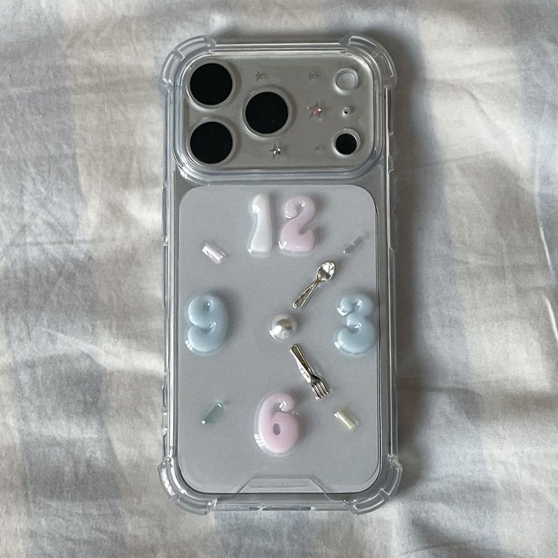 Ellebelle market（エルベルマーケット）の「[made]favorite clock ver resin phonecase （Smartphone Accessories）」
