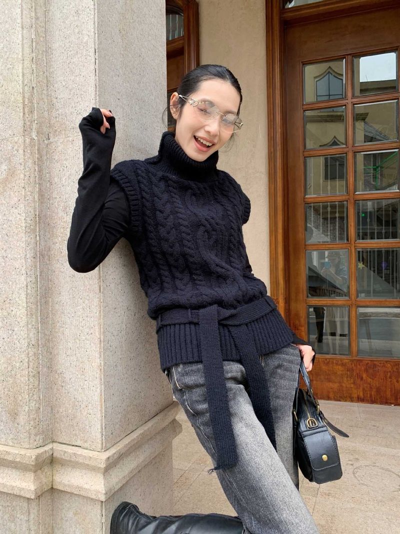 turtleneck twisted strap sleeveless knitwear