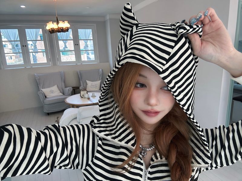 Cat hood zip-up