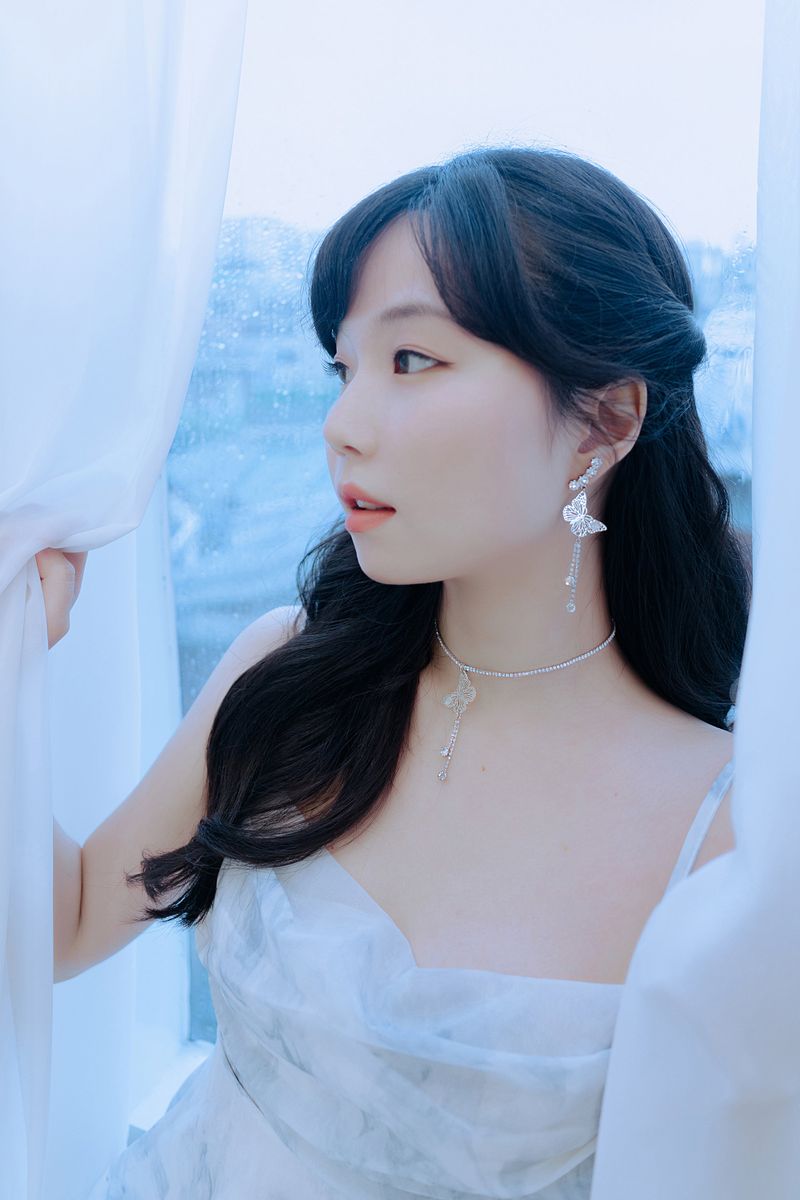  [IVE Rei, Choi Yena Earring] Butterfly Elf Queen Earring