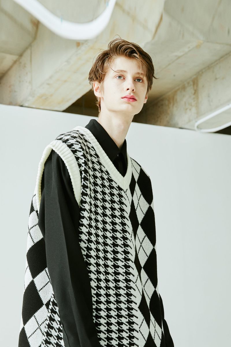 ARGYLE & HOUND CHECK KNIT VEST