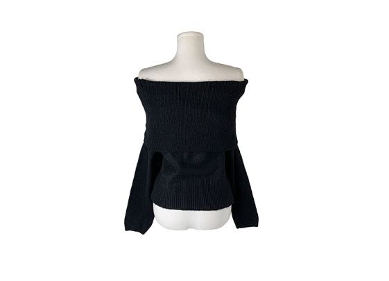 Denp Button Off-Shoulder Loose-Fit Knit