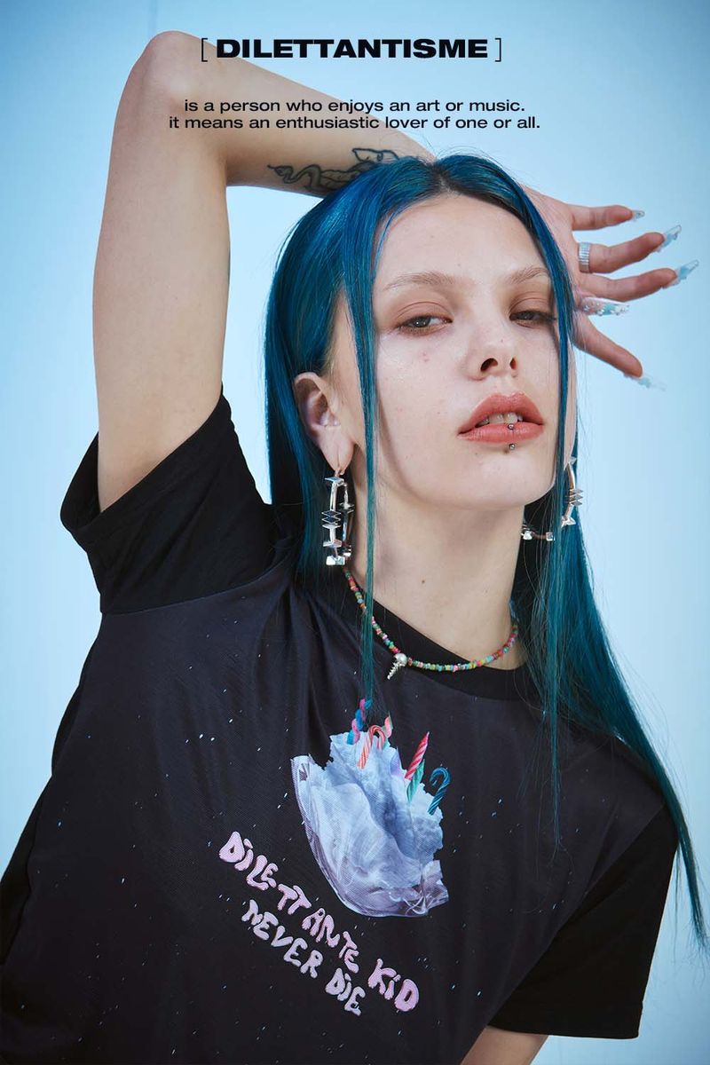 NEVER DIE CROP T-SHIRTS(BK)