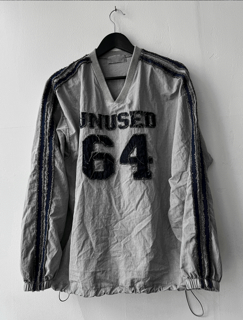 Use Pigment V-neck Anorak