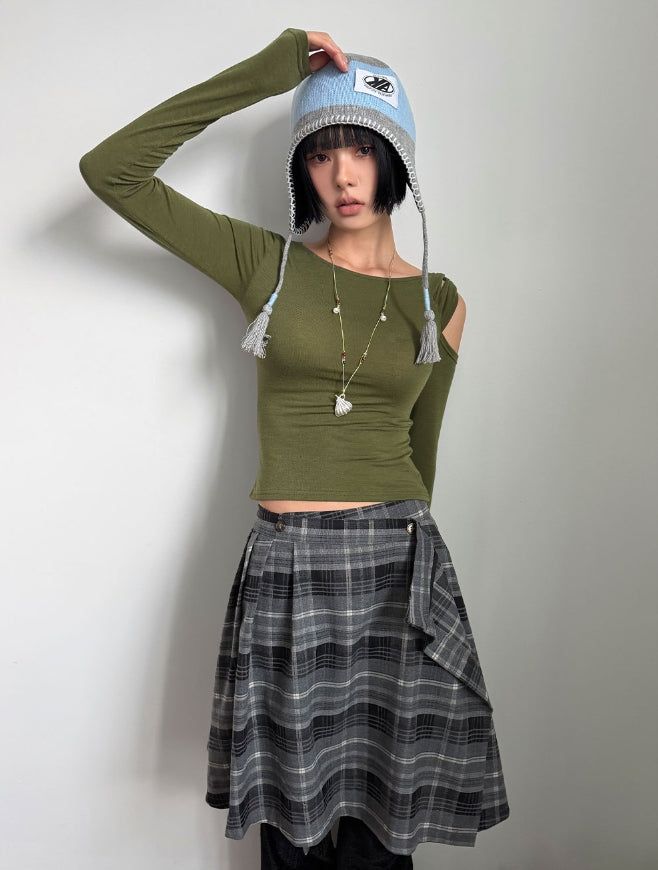 SHOULDER TWIST SLIT TOP