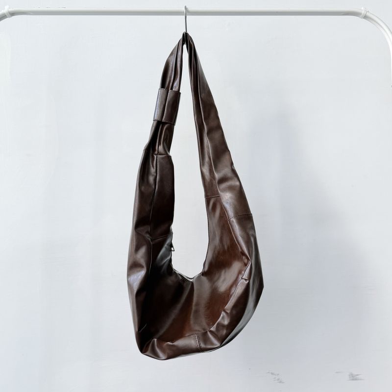 FADE MEET（フェードミート）の「Fluid Pleats Shoulder Bag（Bags）」