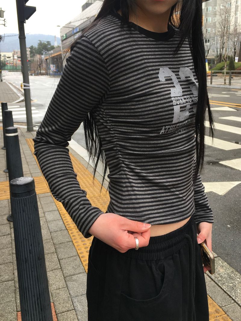 Qwerty Striped Shirred Long-Sleeve Tee (4c)