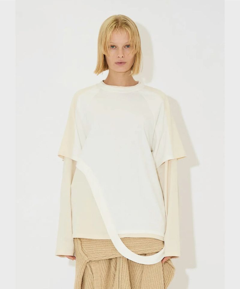 VIAVANDA（ヴィアヴァンダ）の「BICOLOR LAYERED LONG TEE（Tops）」