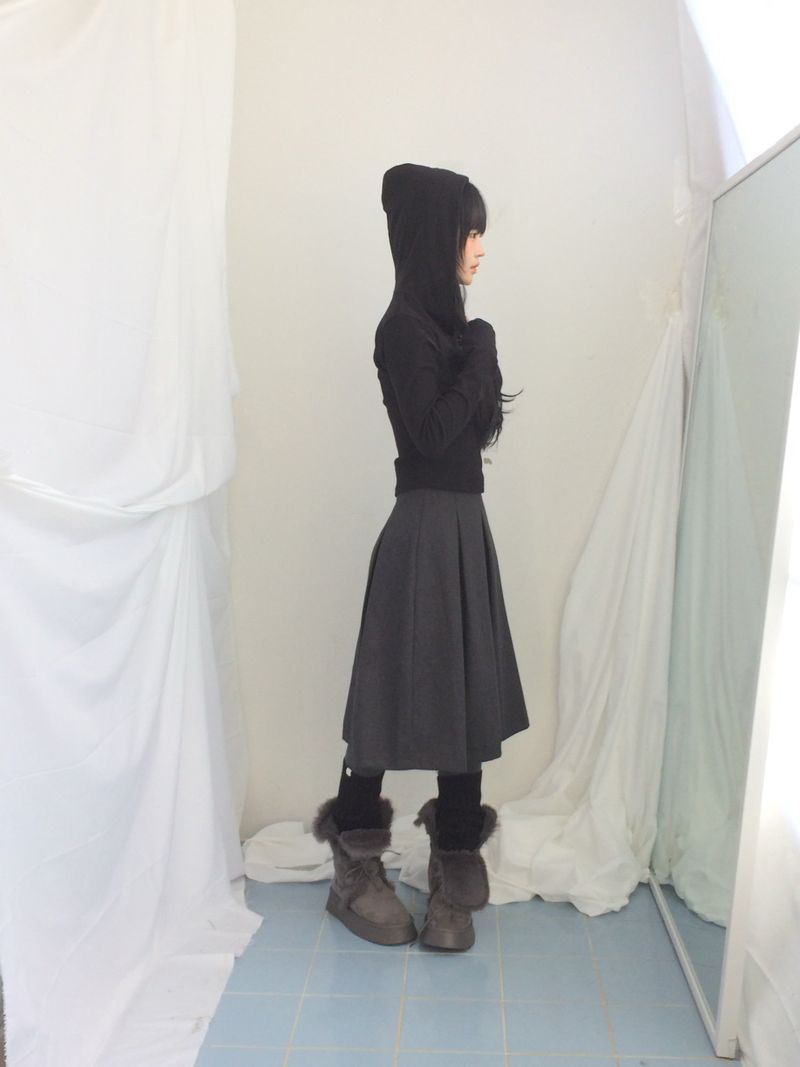 Fingerhole line hooded half zipup