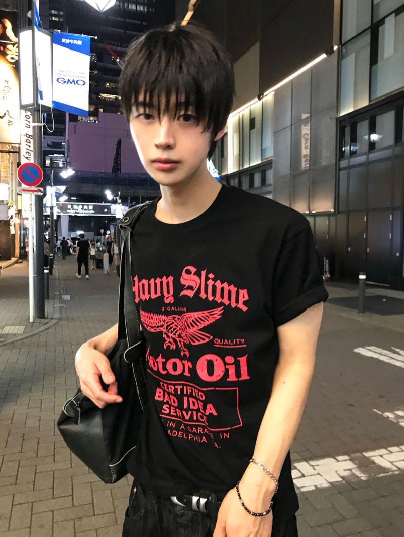 COSYHARU（コシハル）の「スリムフィット ウォッシュド グラフィック セミクロップTシャツ（トップス）」