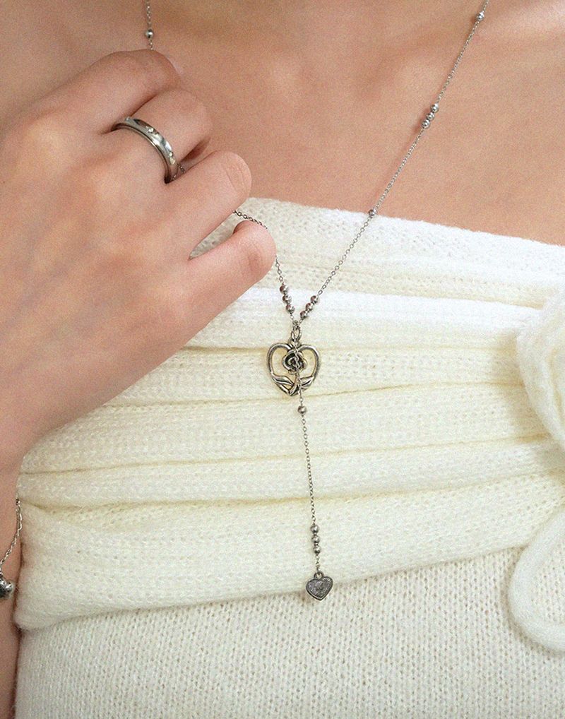 Boho Libertude（ボホリベルチュード）の「ブルームラインローズネックレス（アクセサリー）」