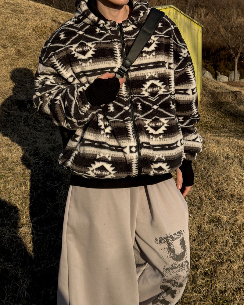 JIIGEUM（ジグム）の「Elk Nordic Shearling Hood Jumper（Jackets/Outerwear）」