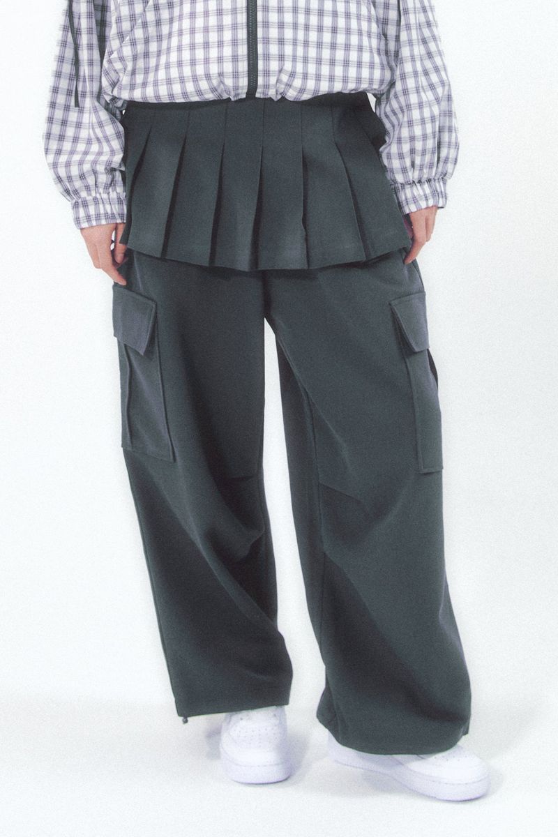 MOILLY(モイリー)の「Pleats Skirt Cargo Pants Set Charcoal(Pants)」